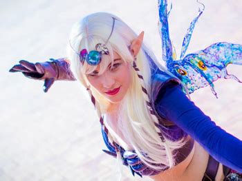 Unusual Navi cosplay - Zelda Dungeon