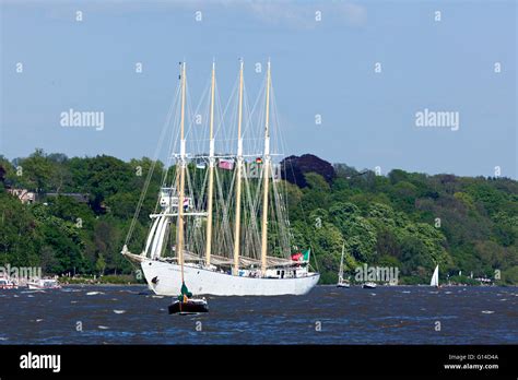 Portuguese sailing ship hi-res stock photography and images - Alamy