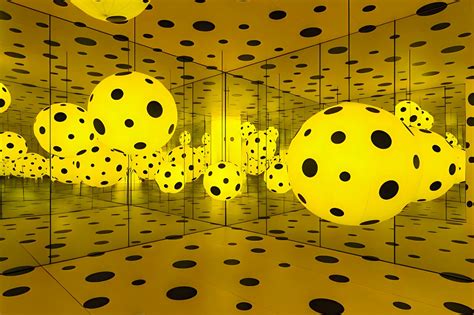 WNDR Museum Chicago Yayoi Kusama Dots Obsession Art | Hypebeast