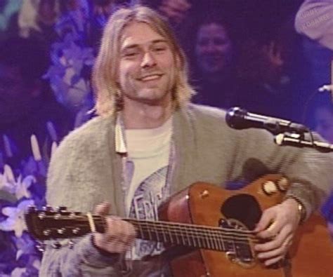 Kurt Cobain Smiling With Guitar - Ghana tips