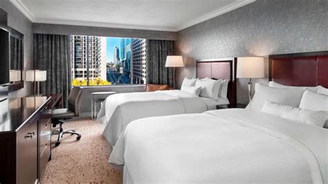 Downtown Toronto Hotel | The Westin Harbour Castle, Toronto