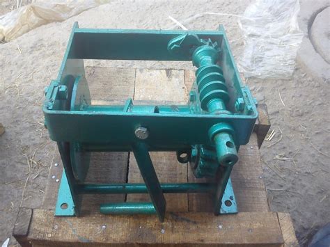 Lifting Manual Winches at Rs 2300/piece in New Delhi | ID: 23146855533