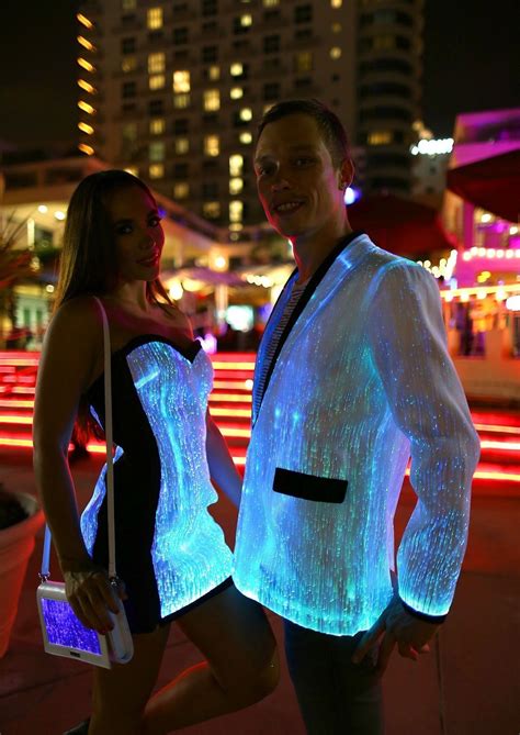 Light Up Clothes, Light Up Dresses, Party Outfits Tumblr, Cute Outfits, Fiber Optic Dress, Kunst ...