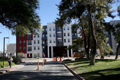 New UNLV dorms are big step toward community on campus | VIDEO | Las Vegas Review-Journal