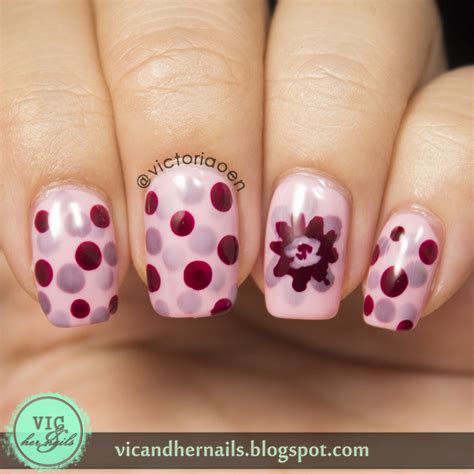 Vic and Her Nails: Dots and Flower Pond Manicure
