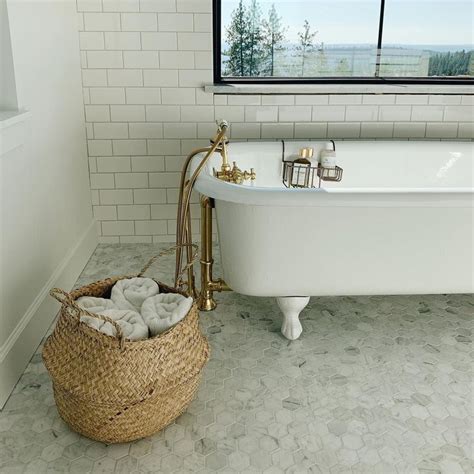 Clawfoot Tub Wall Mount Downspout Faucet with Handshower - Tub Drain and Supply Lines Complete ...