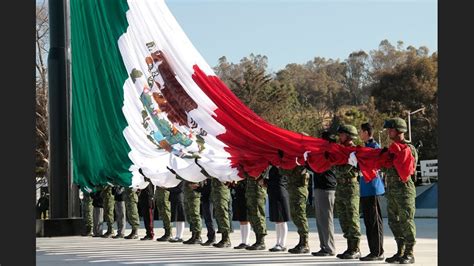 24 de febrero Día de la Bandera