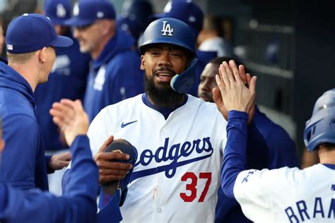 Dodgers' Teoscar Hernández Provides Optimistic Update on Injury, Likely Avoids IL | Dodgers Nation