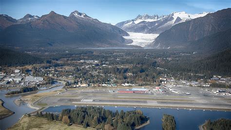 Why Is Alaska's Juneau International Airport So Challenging To Fly Into?