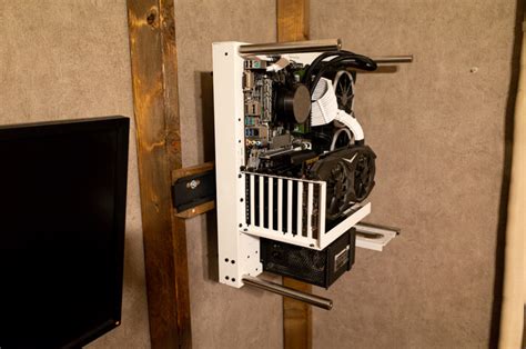 Thermaltake Core P3を壁掛けにする！必要な器具や重量について | ヒロシと選ぶゲーミングPC