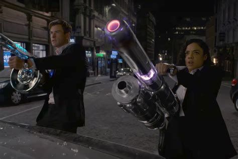 Men in Black 4 trailer: Chris Hemsworth and Tessa Thompson in sequel to Will Smith trilogy | The ...