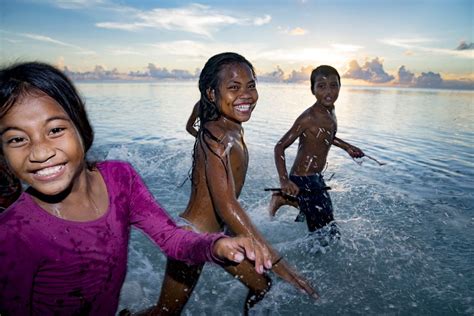 Life on Kiribati, an island at risk of disappearing into the sea in ...