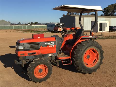 Comparing Kubota L2650 vs Kubota L4310