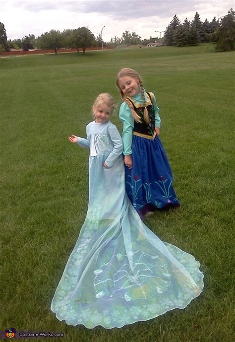 Frozen Elsa & Ana Costumes | Original Halloween Costumes - Photo 2/2