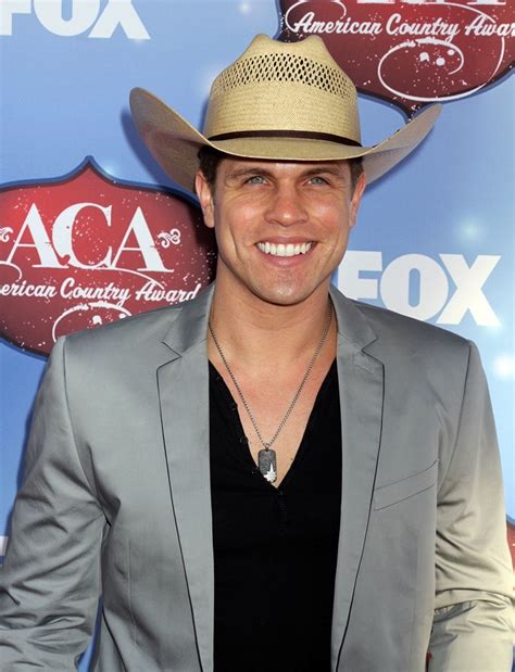 Dustin Lynch Picture 10 - 2013 American Country Awards - Arrivals