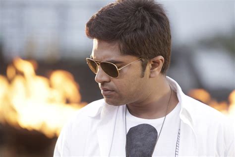 Media Gallery: Osthi Movie Simbu New Stills Pics