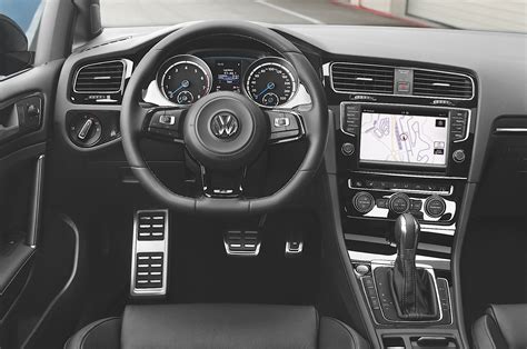 VOLKSWAGEN Golf VII R 3 Doors specs & photos - 2013, 2014, 2015, 2016, 2017 - autoevolution