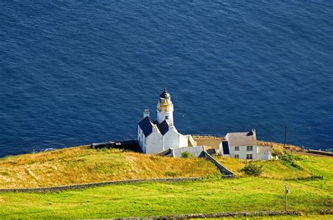 Holburn Head Light Lighthouse in Scrabster, SC, United Kingdom - lighthouse Reviews - Phone ...