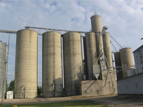 Grain elevator | Grain Storage, Harvesting & Processing | Britannica