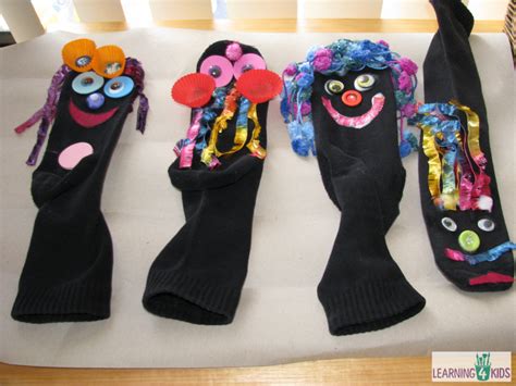 How to Male Sock Puppets? | Learning 4 Kids