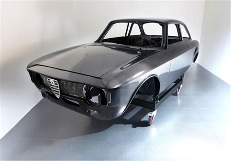 Alfa Romeo 105 / 115 Series (1963 - 1977) to be reborn in carbon fibre ...