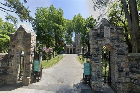 These Famous People Haunt the Sleepy Hollow Cemetery in Tarrytown