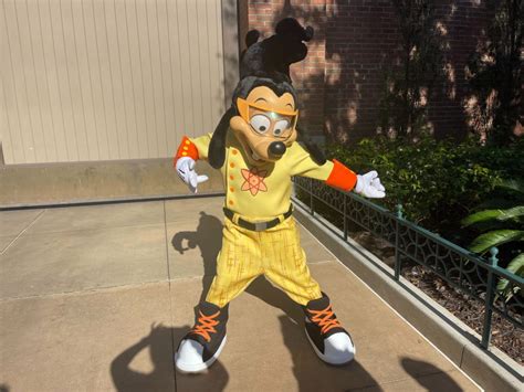 PHOTOS, VIDEO: Max Goof Greets Guests in Powerline Costume at Disney's Hollywood Studios - WDW ...