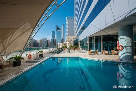 Corniche Hotel Abu Dhabi Pool: Pictures & Reviews - Tripadvisor