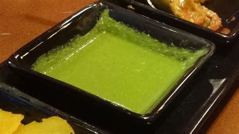 What is that green sauce served in Indian restaurants? | Daleeeel.com