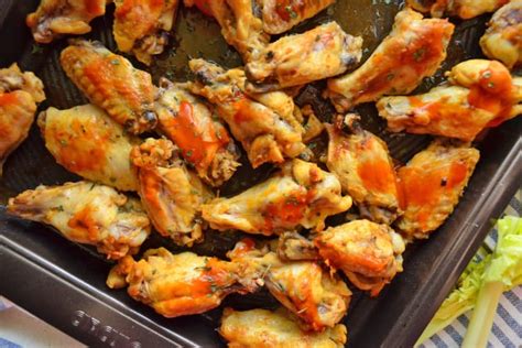 Slow Cooker Buffalo Chicken Wings Recipe - Food Fanatic