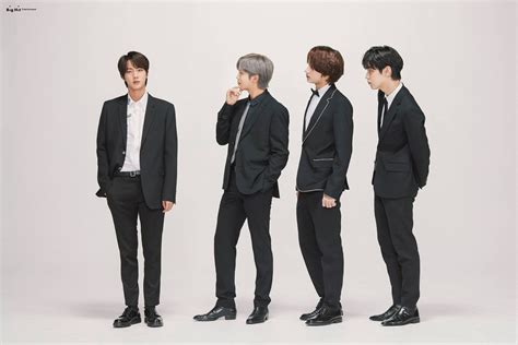 Big Hit Releases The Family Photoshoot Of BTS, Lee Hyun, And TXT ...