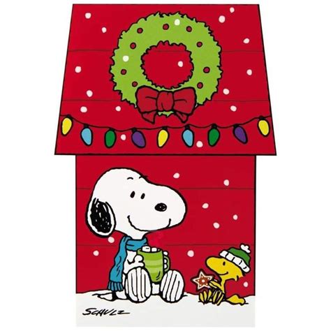 Snoopy Dog House With Christmas Lights : Snoopy Decorating His Dog ...