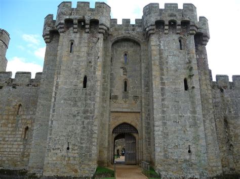 The gatehouse, Bodiam Castle (C) Jeremy Bolwell :: Geograph Britain and Ireland