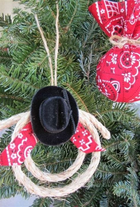 25 Felt and Fabric Country Christmas Ornaments Ideas - MagMent