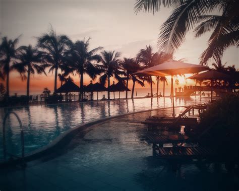 Beach resort sunset wallpaper | 1280x1024 | #29236