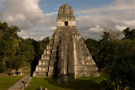 SITIOS ARQUEOLÓGICOS DE PETEN.