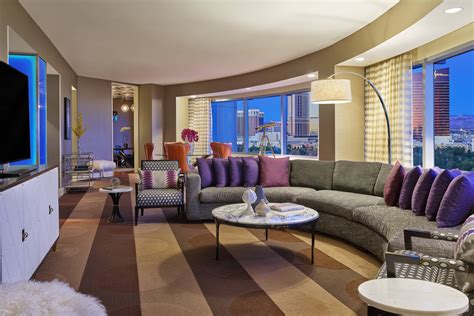 Luxury Rooms and Suites Las Vegas | Renaissance Las Vegas Hotel