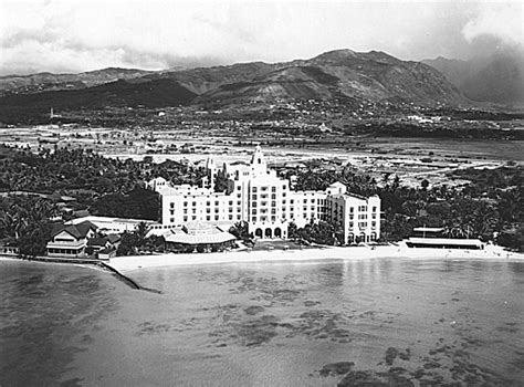 Royal Hawaiian Hotel 1928. | Hawaii pictures, Royal hawaiian hotel, Hawaiian history