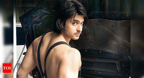 Ashish Sharma takes to sketching - Times of India