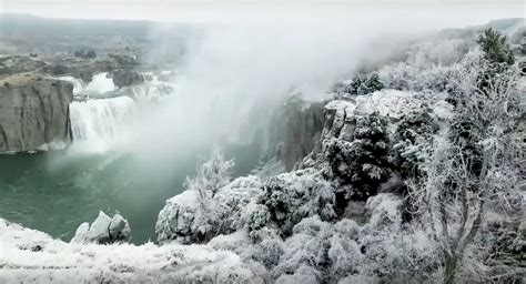 Weekend Trip: Shoshone Falls in The Winter