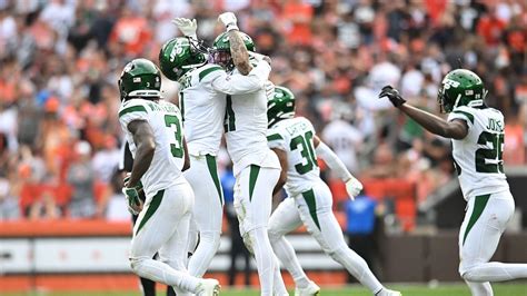 Jets score twice in final two minutes to pull off miraculous comeback win against Browns | Fox News