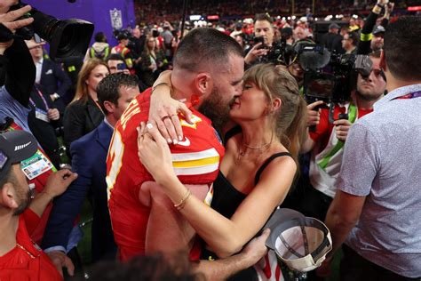 What Taylor Swift, Travis Kelce said to each other on the field after Kansas City Chiefs' Super ...