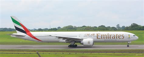 Emirates 77W A6-ENC | Lined up RWY33 at BHX. | ray_finkle | Flickr