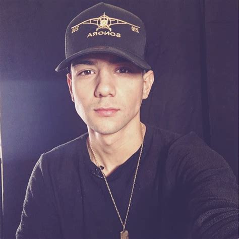 Luis Coronel on Instagram: “Como estas todos el dia de hoy ? 😃#luiscoronel” | Luis, Novios ...