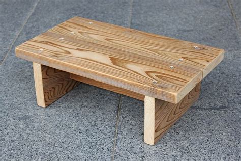 13 Different DIY Step Stools For The Family To Utilize