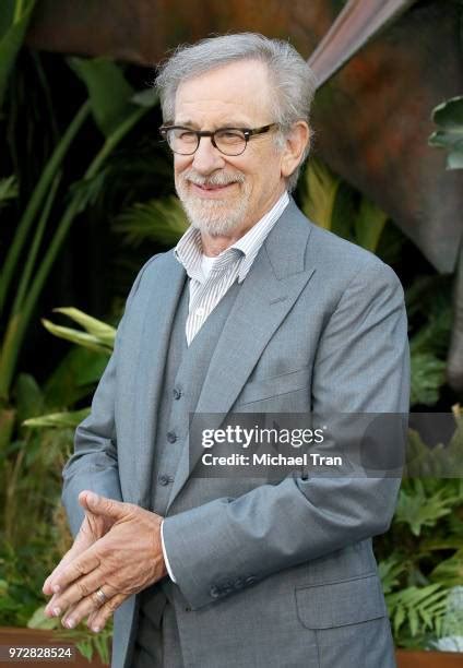 Jurassic Park Steven Spielberg Photos and Premium High Res Pictures ...