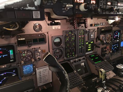 MD90 Cockpit - not long until they're all gone : r/cockpits