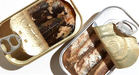 Anchovies vs. Sardines - What's the Difference? | Thrive Market