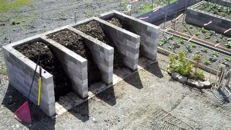 40 Creative Ways to Use Cinder Blocks | Compost bin diy, Diy compost, Cinder block