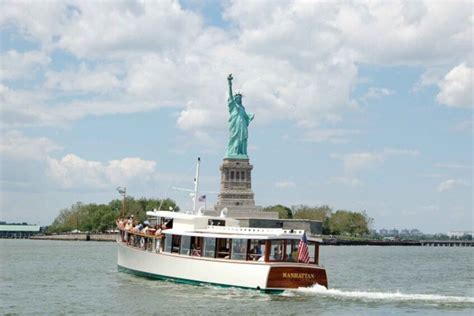 Manhattan: Statue of Liberty and Skyline Cruise